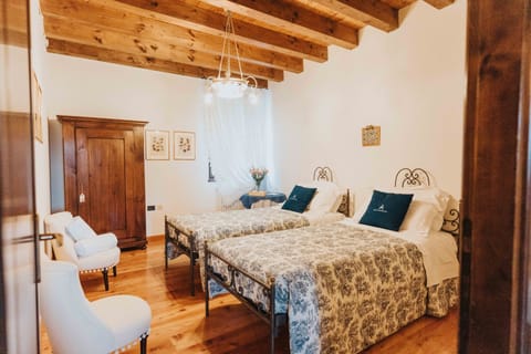 Desk, laptop workspace, free WiFi, bed sheets