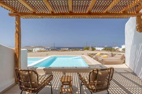 Family suite with private pool | Terrace/patio