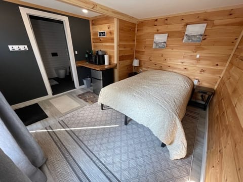 Queen Bed 