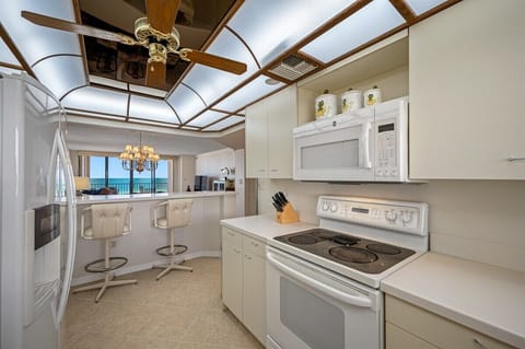 Stovetop, Microwave, and Oven