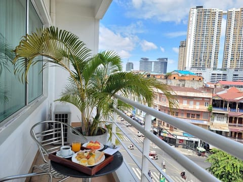 Deluxe Double Room | Terrace/patio