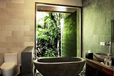 Dedari Pool Suite with Butler Service | Bathroom | Designer toiletries, hair dryer, bathrobes, slippers