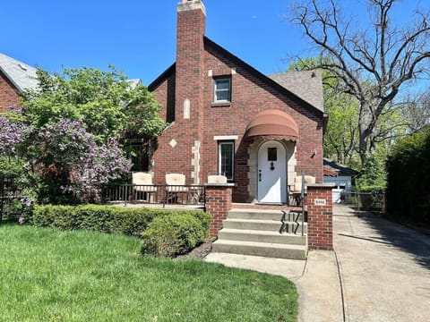 Front of the house view! - 3 car driveway with more parking on the street in front
