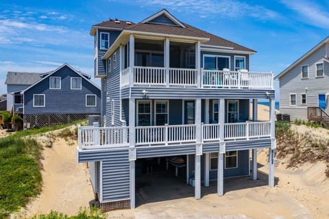 1-web-or-mls-10247F-E-Loon-Ct-Aerial-Fronta