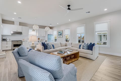 Living Area, 1st Floor