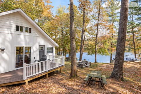 Relax on the deck with serene lake views and nature at your doorstep!
