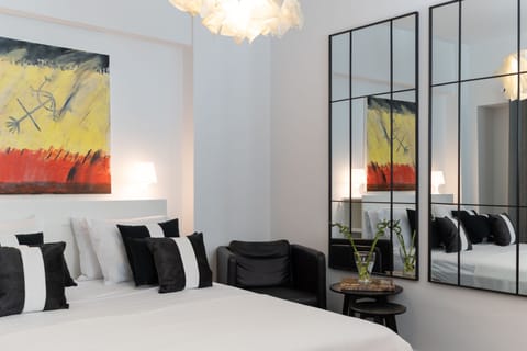 Executive Apartment | 1 bedroom, iron/ironing board, free WiFi