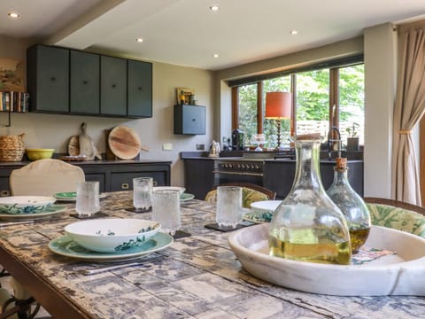 Fridge, dishwasher, electric kettle, toaster