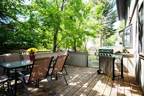Spacious patio for summer