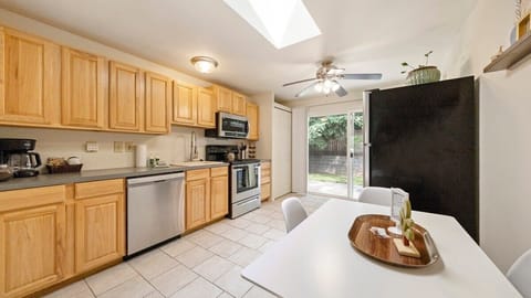 #StayinMyDistrict #BookDirect