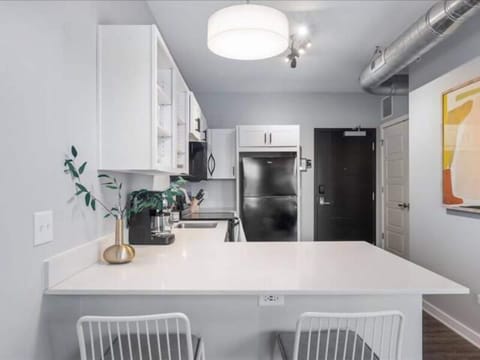 Studio Suite | Dining