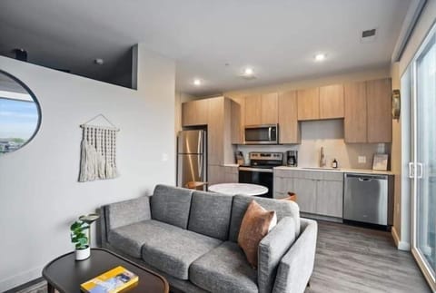 Apartment | Living area | 42-inch Smart TV with digital channels, Netflix, Hulu