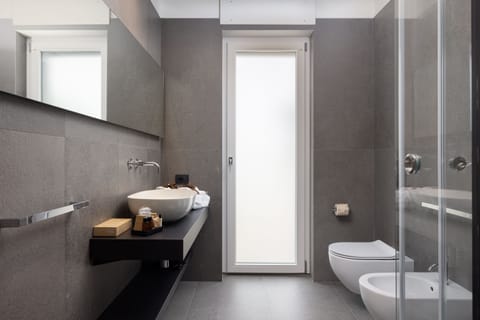 Executive Room, 1 Bedroom, Non Smoking, Sea View | Frette Italian sheets, premium bedding, memory foam beds, in-room safe