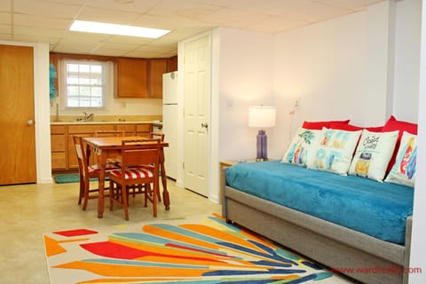 Knotty Hooker Downstairs Apt Area II