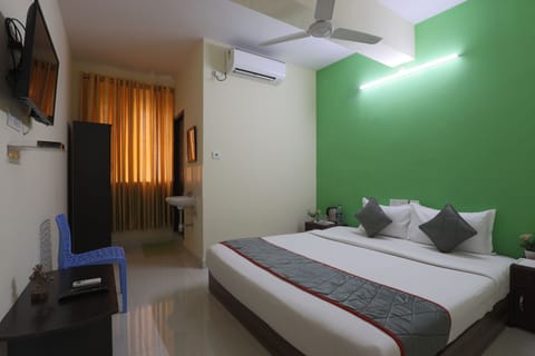 Deluxe Double Room | Egyptian cotton sheets, premium bedding, in-room safe, soundproofing