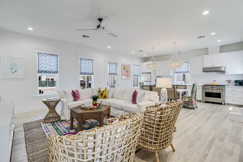 Living Area, 1st Floor