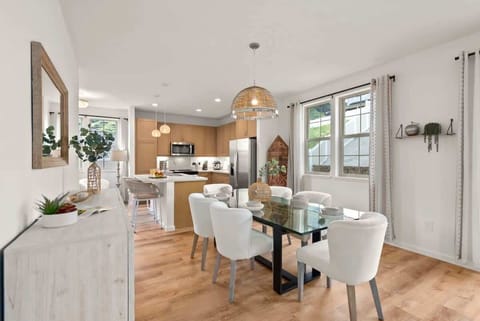 Comfortable dining area next to the kitchen