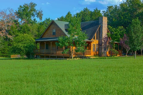 Jefferson Vacation Rental | 3BR | 3BA | 2,282 Sq Ft | Stairs Required