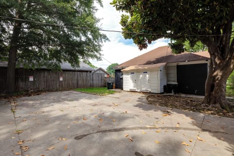 Designated Parking & Main Entrance- Back of the property.