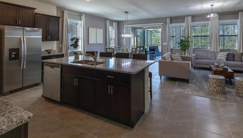 House, 5 Bedrooms | Private kitchen | Coffee/tea maker, fridge, oven, toaster