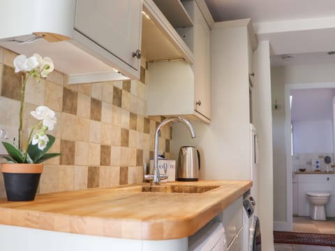 Dishwasher, cookware/dishes/utensils