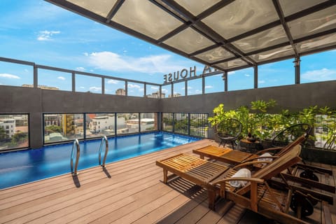 Rooftop pool