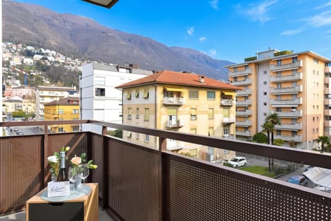 Family Apartment, 2 Bedrooms, Balcony (Imbarcadero Apartment in Locarno with) | Property grounds