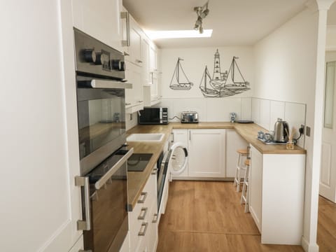 Fridge, dishwasher, electric kettle, toaster
