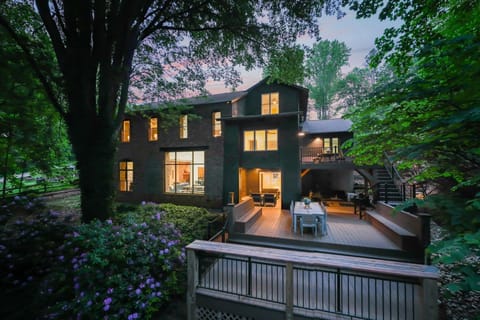 House, Multiple Beds (Ambassador Ridge w/Optional Boat Rent) | Terrace/patio