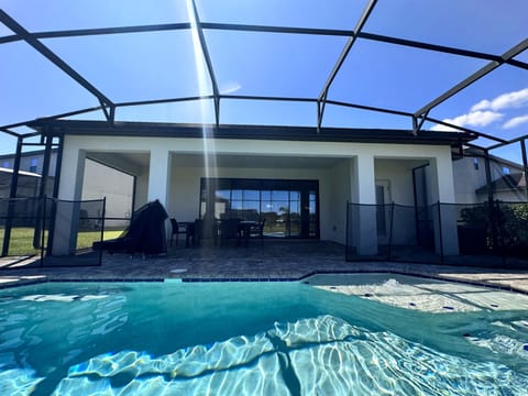 House, 4 Bedrooms | Pool