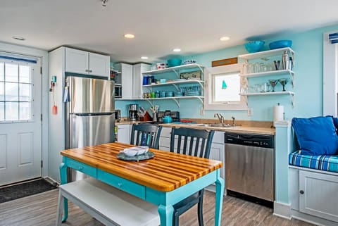 Fully equipped kitchen to explore your inner chef.