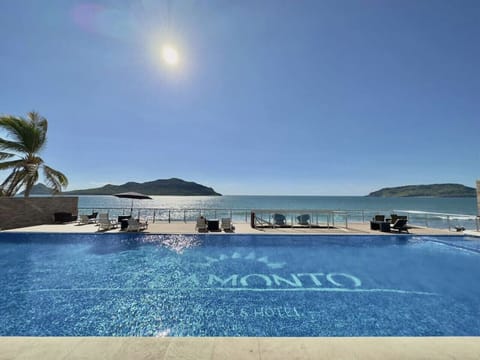 piscina del complejo