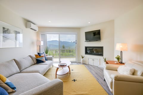 Bartlett Vacation Rental | 3BR | 2BA | Stairs Required | 1,200 Sq Ft