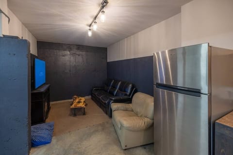 E8ff3aec d511 4908 a2b9 3967f8e61171