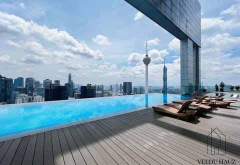 Infinity pool