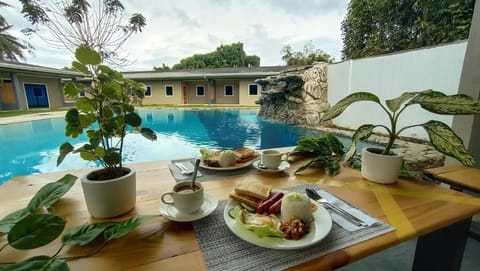 Daily local cuisine breakfast for a fee