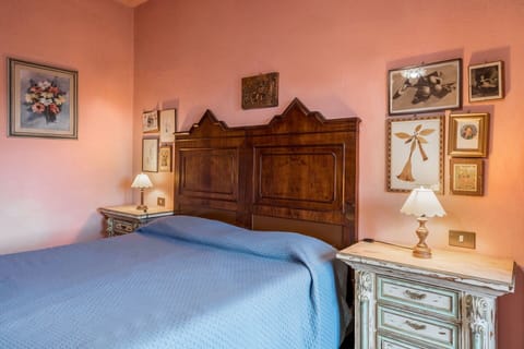 Amenities, Autumn, Bedroom, Room Detail, Spring, Summer