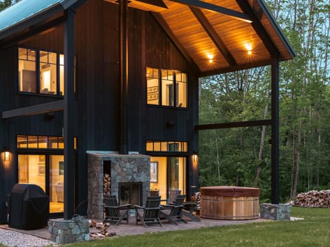 Exquisite Rustic Modern Ski Haus Right on MT Abram Bike Park (1329)