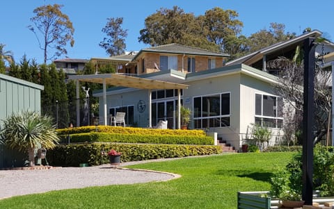 Pool House, off street parking, pool and garden for guests exclusive use.