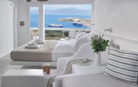 Studio Suite, Sea View | Premium bedding, pillowtop beds, in-room safe, individually decorated