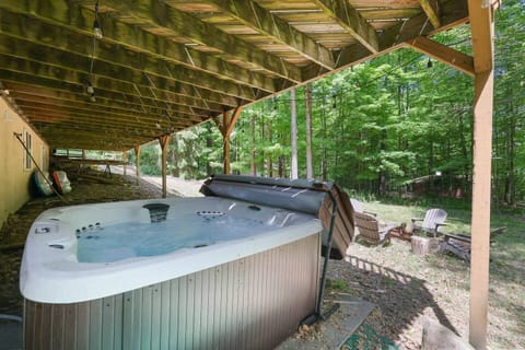 Hot tub - Arrowhead Lake rental - Serhii Vacation Rentals