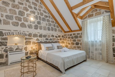 Deluxe Room | Premium bedding, pillowtop beds, soundproofing, free WiFi