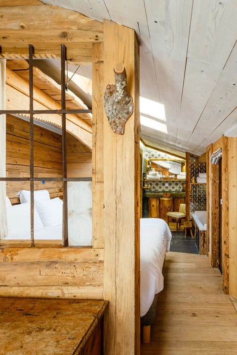 Premium bedding, pillowtop beds, in-room safe, individually decorated