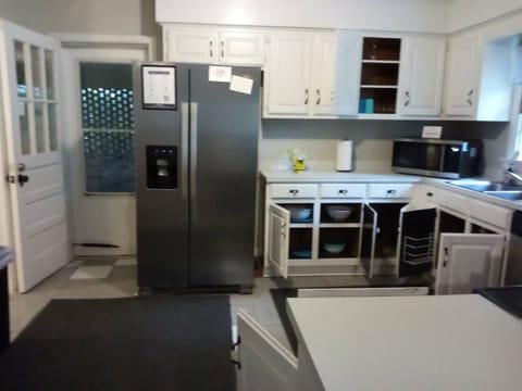 Recent photo taken by our cleaning team, ensuring you see the home how it truly is.