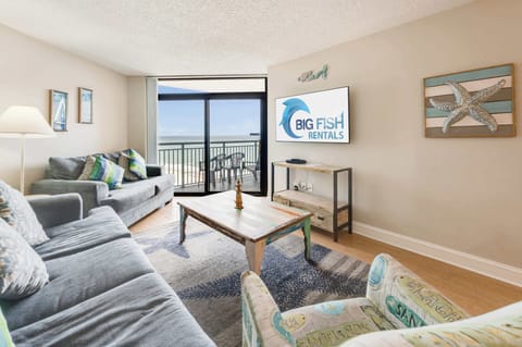 Amazing Living Room, Beautifully Decorated, Stunning Views🌊☀️
