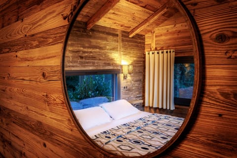 Le Refuge | Bathroom | Shower, hair dryer, towels