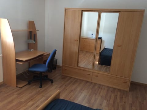 Basic Room, 1 Double Bed | Free WiFi, bed sheets