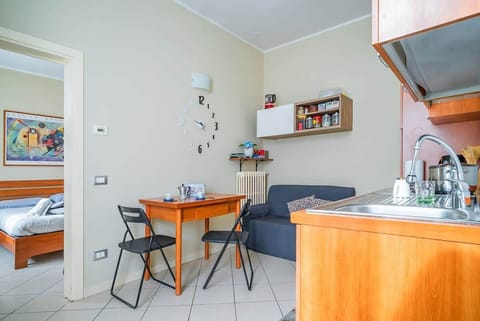 Dining room River Apartment - Affitti Brevi Italia