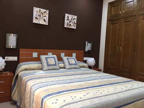 Business Apartment | 3 bedrooms, in-room safe, individually decorated, individually furnished