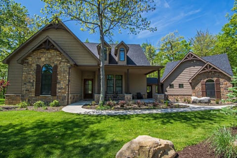 House (5 Bedrooms) | Exterior